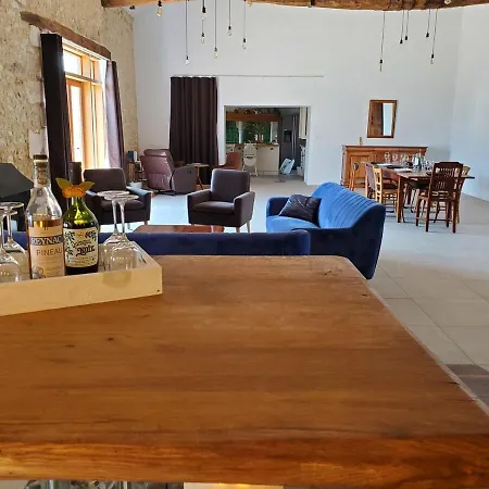 Belle Maison En Pierres Avec Piscine