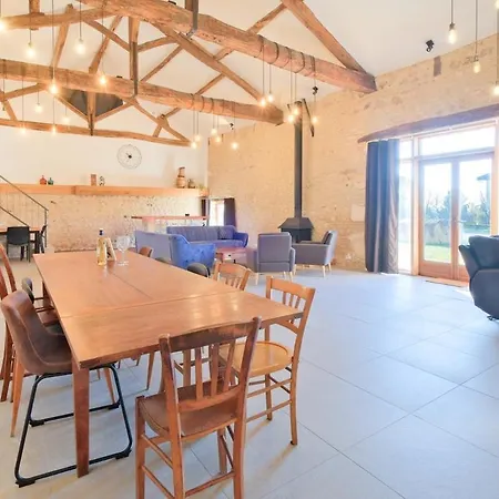 Belle Maison En Pierres Avec Piscine *