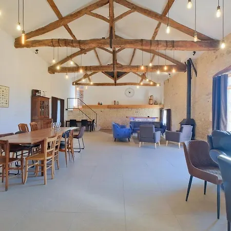 Belle Maison En Pierres Avec Piscine Lejlighed