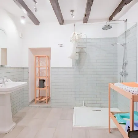 Belle Maison En Pierres Avec Piscine *