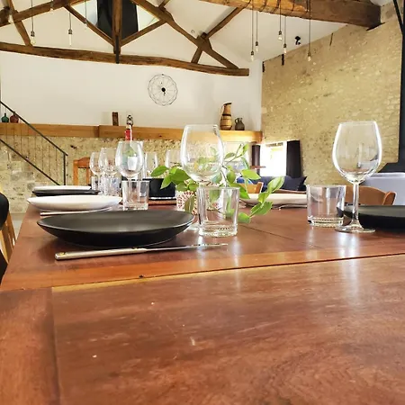 Lägenhet Belle Maison En Pierres Avec Piscine